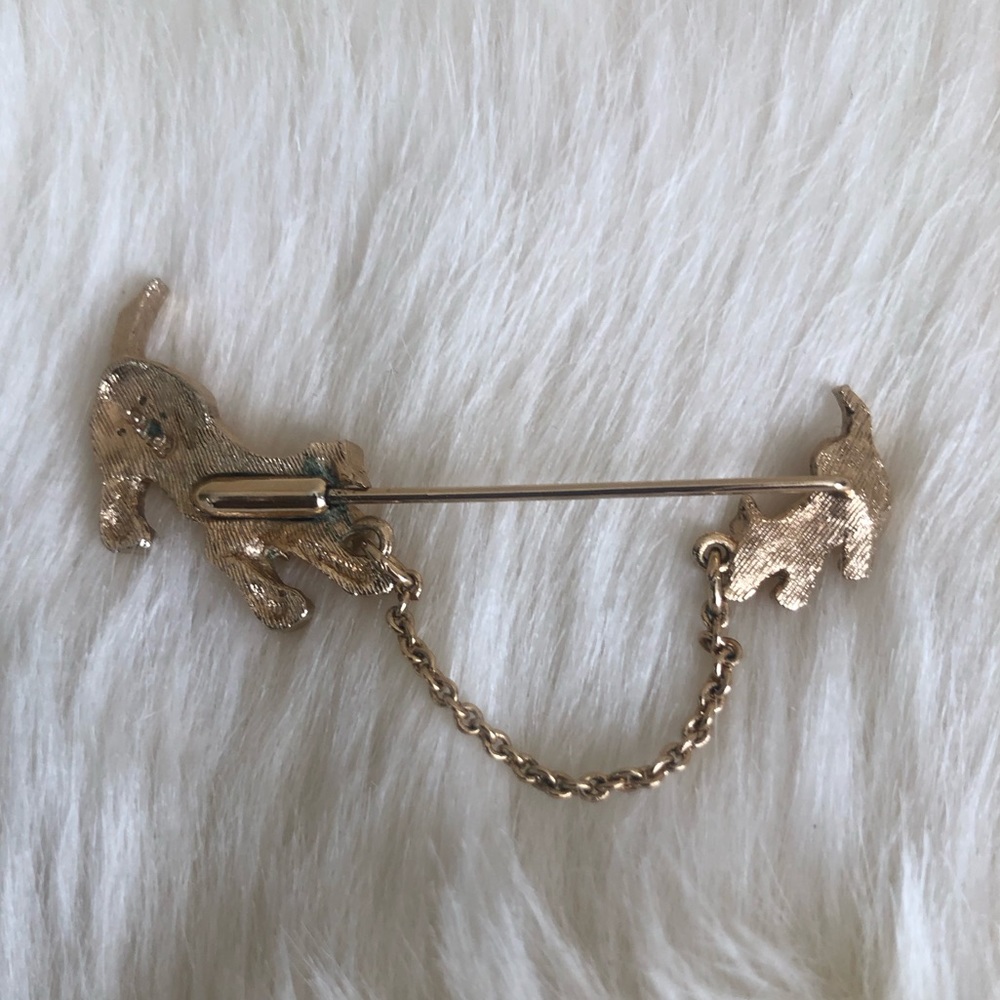 Vintage Dog and puppy playing with a stick pin brooch From Avon - Picture 2 of 2